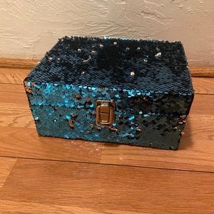 🛑Sequence Shimmering jewelry box